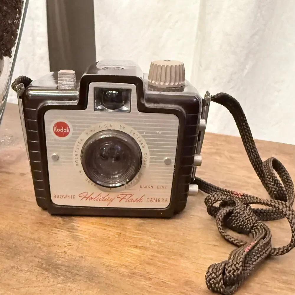 Vtg Kodak Brownie Holiday Flash Camera MCM Bakelite Camera 50s Photography Decor